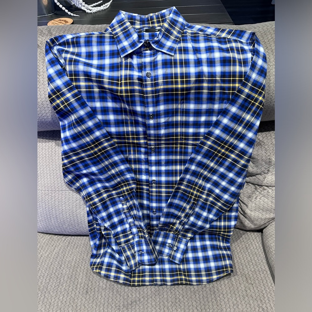 Claiborne men’s casual button down dress shirt